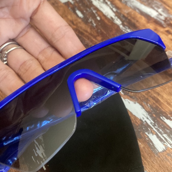 New Pared Sharp Angled Sunglasses - Picture 7 of 7